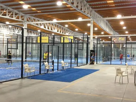 Padel Indoor Drop Shot — instalación deportiva