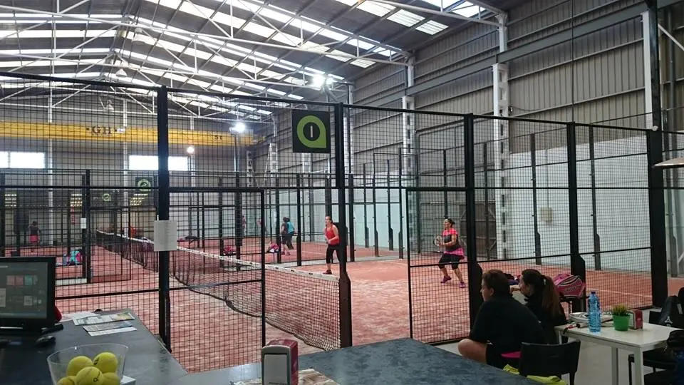Padel Indoor Vinaròs — instalación deportiva