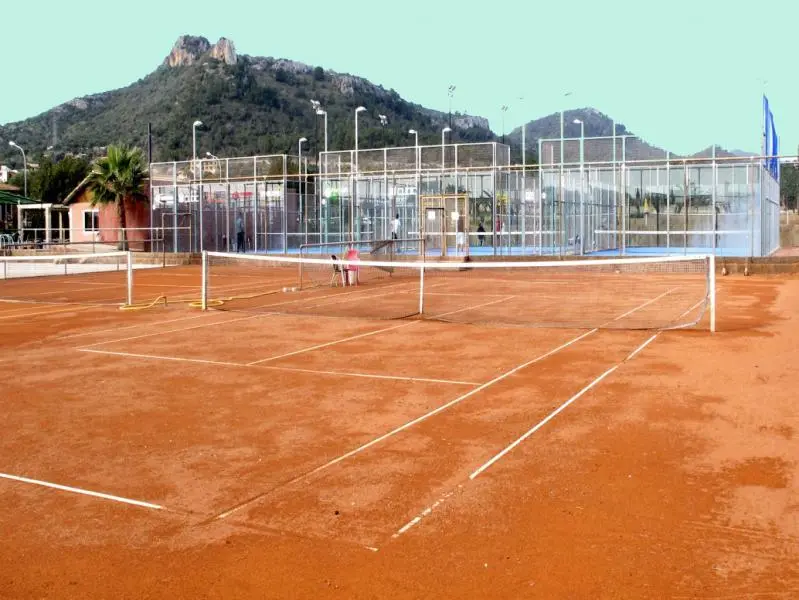 Padel Tenis Can Simó — instalación deportiva