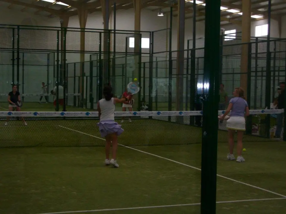 Padel Indoor Montilla — instalación deportiva