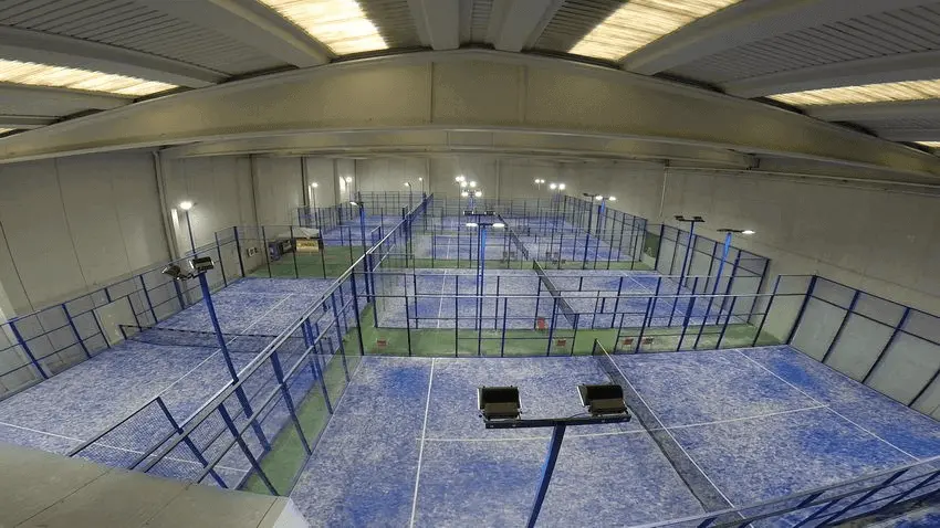 Padel Indoor Torredembarra — instalación deportiva