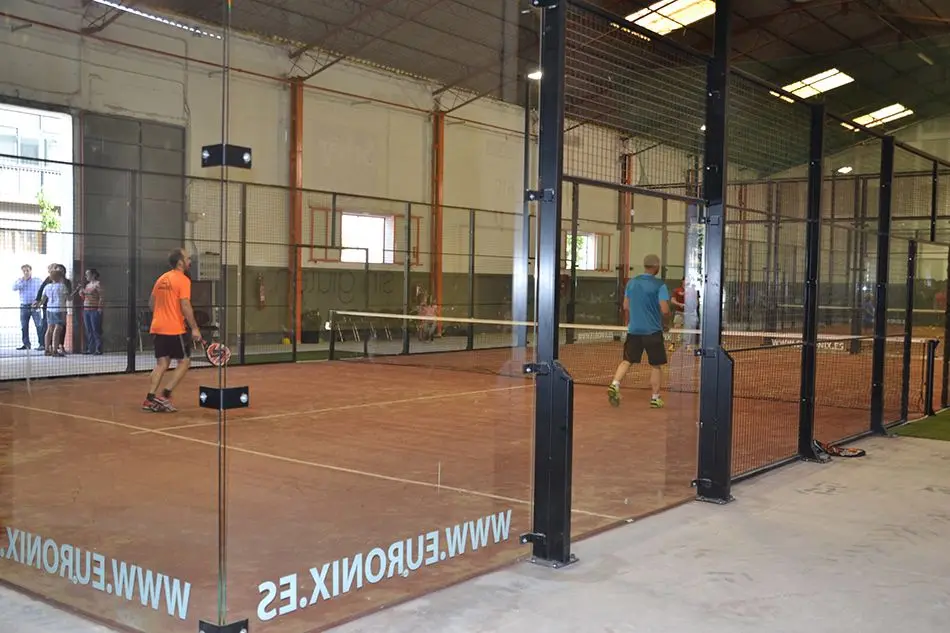 Padel Indoor Alagon — instalación deportiva