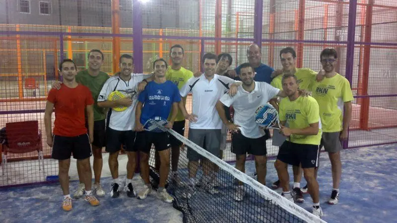 RKN Padel Indoor Requena — instalación deportiva