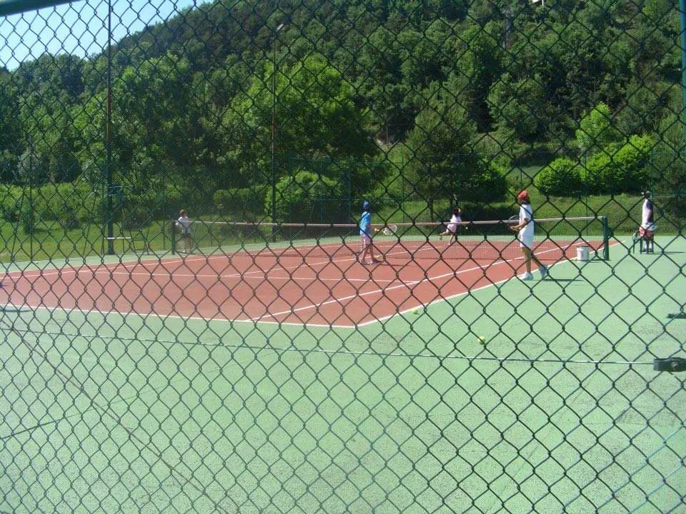 Associació Esportiva Ripollés - Tenis i Padel — instalación deportiva