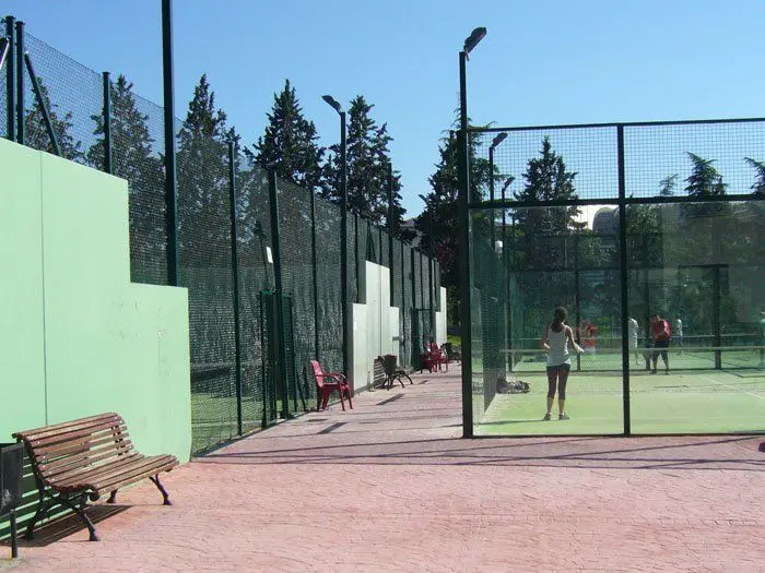 School Padel Center Padre Damián — instalación deportiva