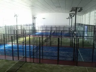 Four Pádel — instalación deportiva