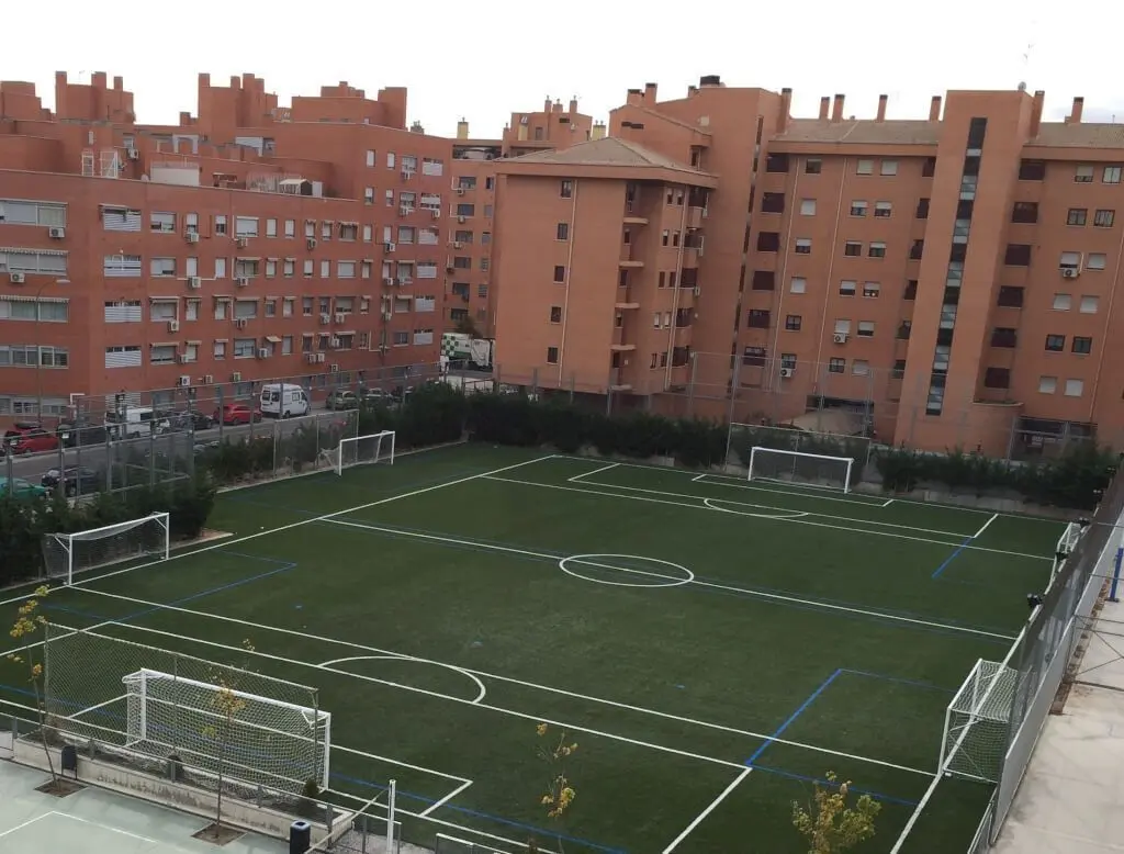 Colegio Internacional J. H. Newman — instalación deportiva