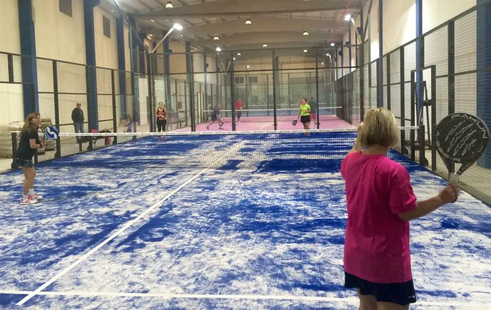 Padel Indoor La Puebla — instalación deportiva