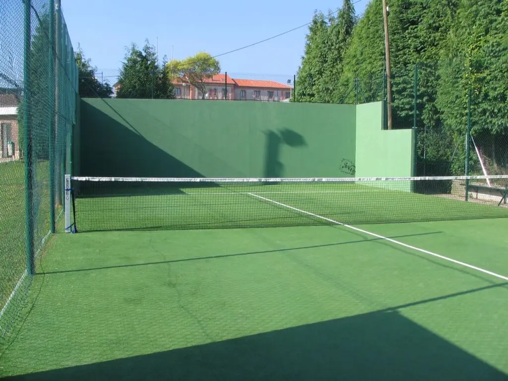 Pistas municipales de tenis y padel Villaescusa — instalación deportiva