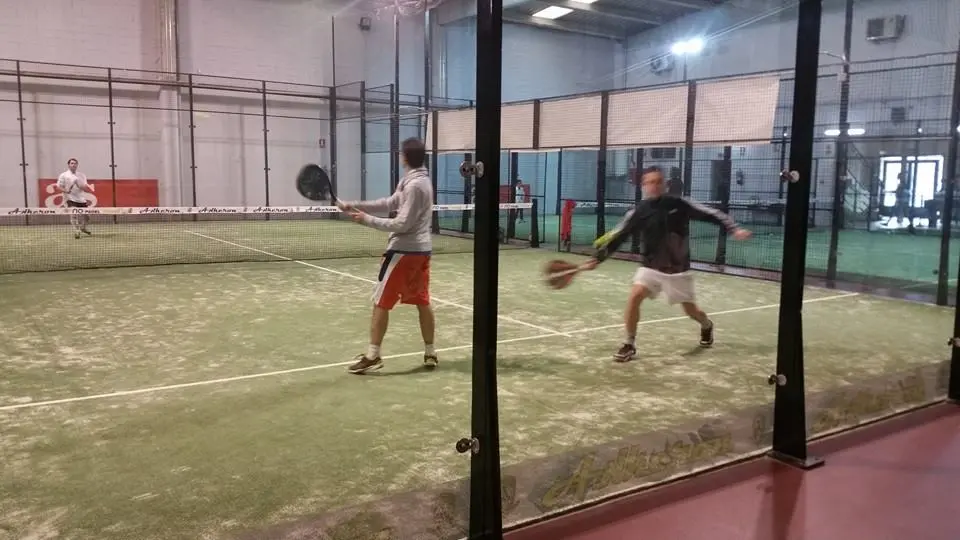 Padel Rio Indoor — instalación deportiva