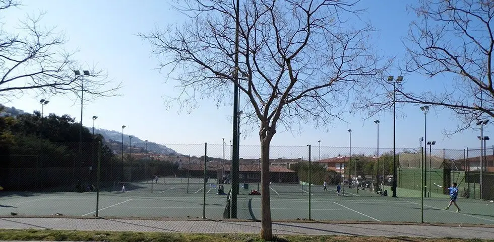 Club Tennis Roses — instalación deportiva