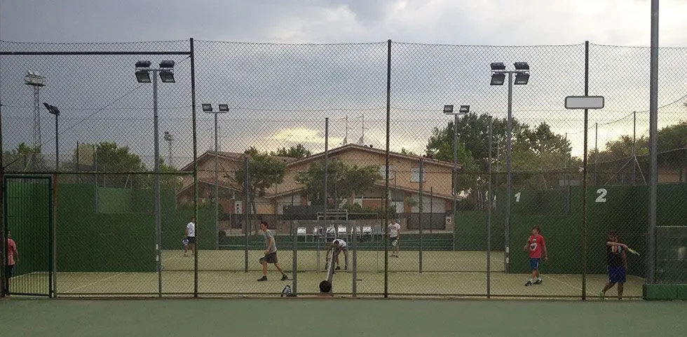 Club Tennis Roses — instalación deportiva