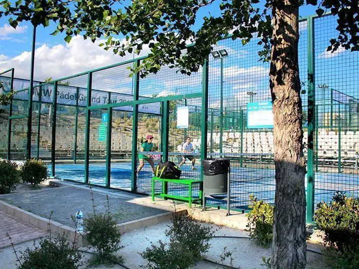 Blue Padel Rivas — instalación deportiva