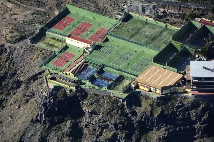 Círculo de Amistad XII de Enero — instalación deportiva