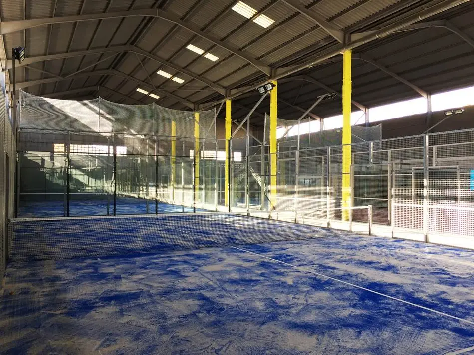 Padel Indoor L'Hospitalet — instalación deportiva