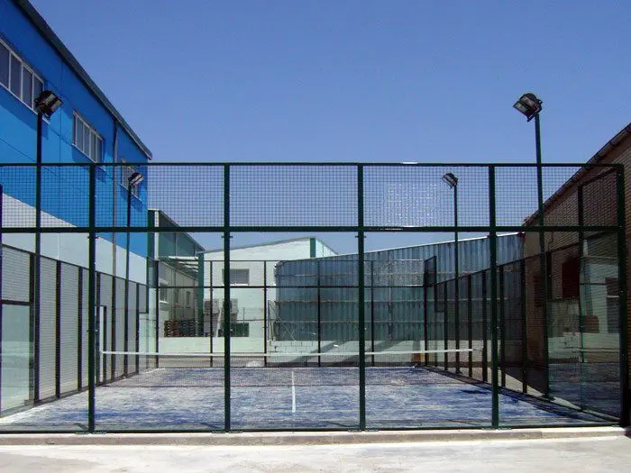 School Padel Center Arganda del Rey — instalación deportiva