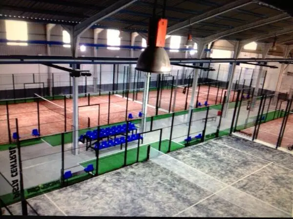 Padel Indoor Fernan Nuñez — instalación deportiva
