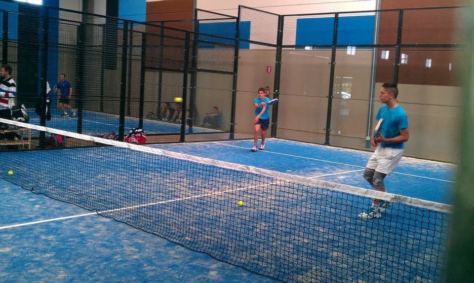 Club Padel Indoor Conil — instalación deportiva