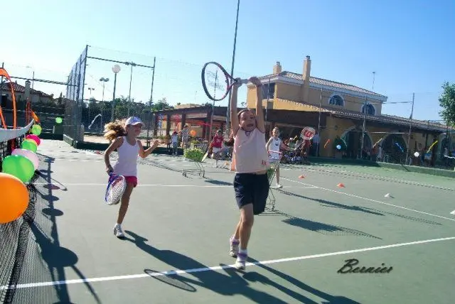 Escuela de tenis Bernier — instalación deportiva