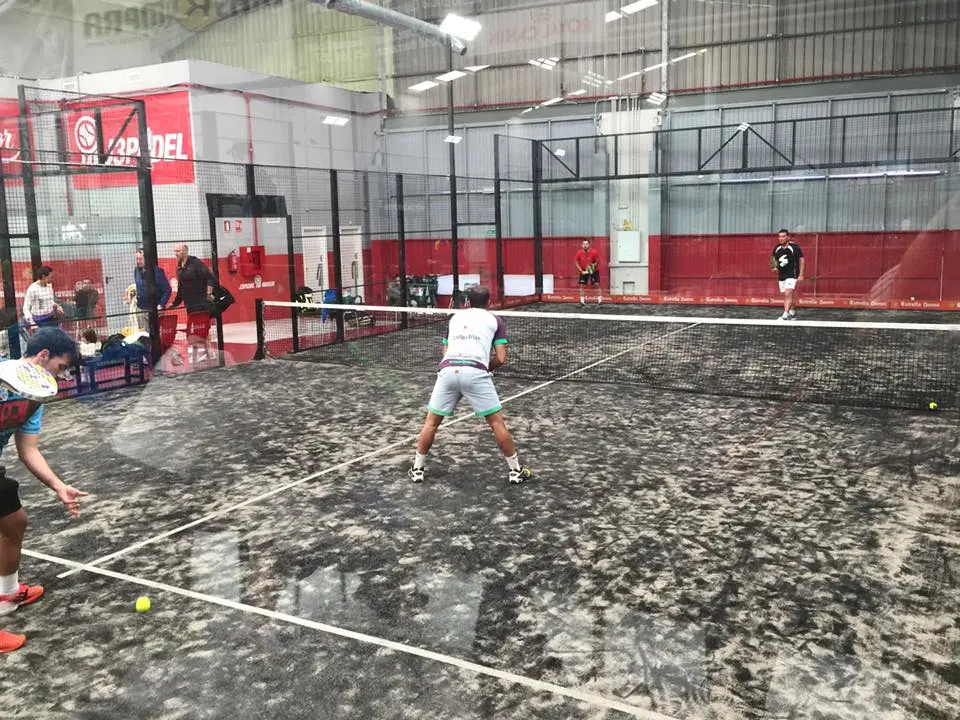 J3 Padel Indoor — instalación deportiva