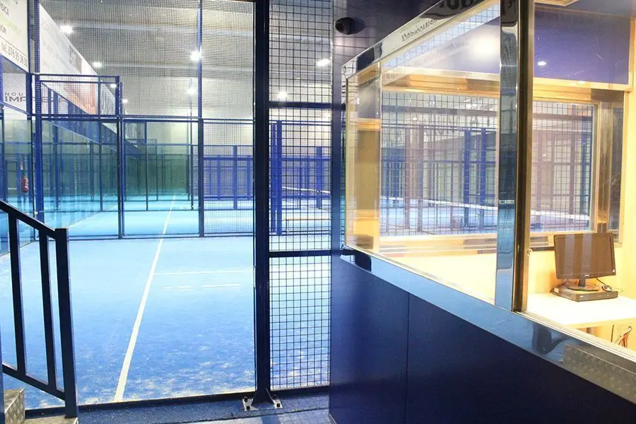 Smash Pádel Indoor Avellaneda — instalación deportiva
