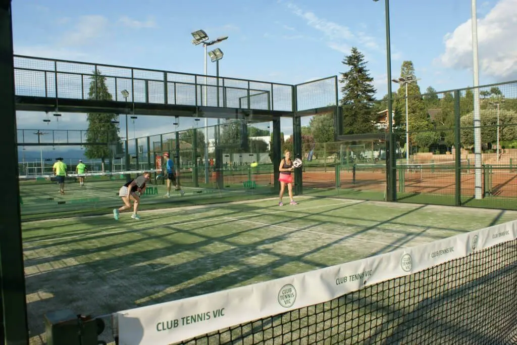 Club Tennis Vic — instalación deportiva