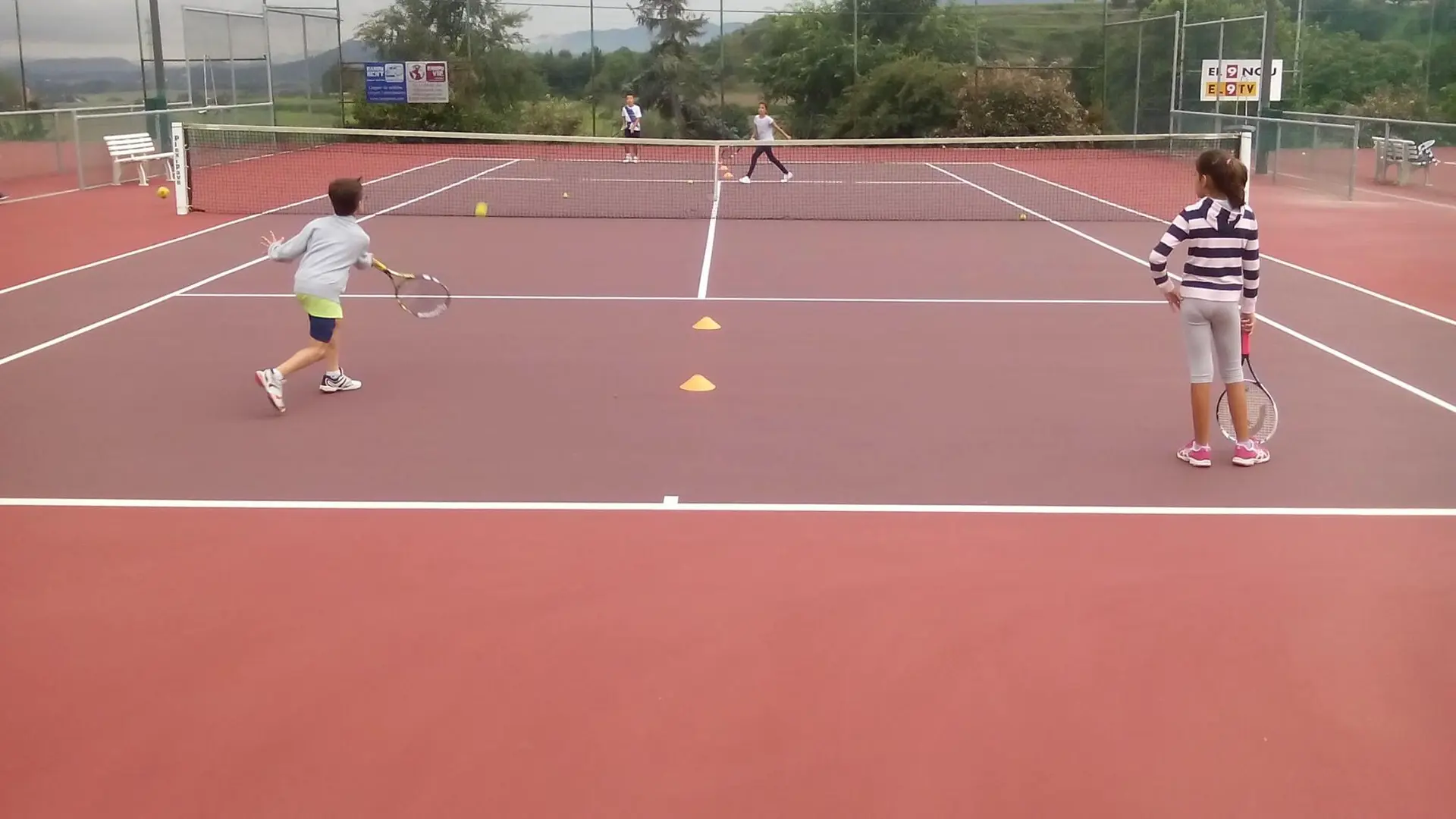 Club Tennis Vic — instalación deportiva