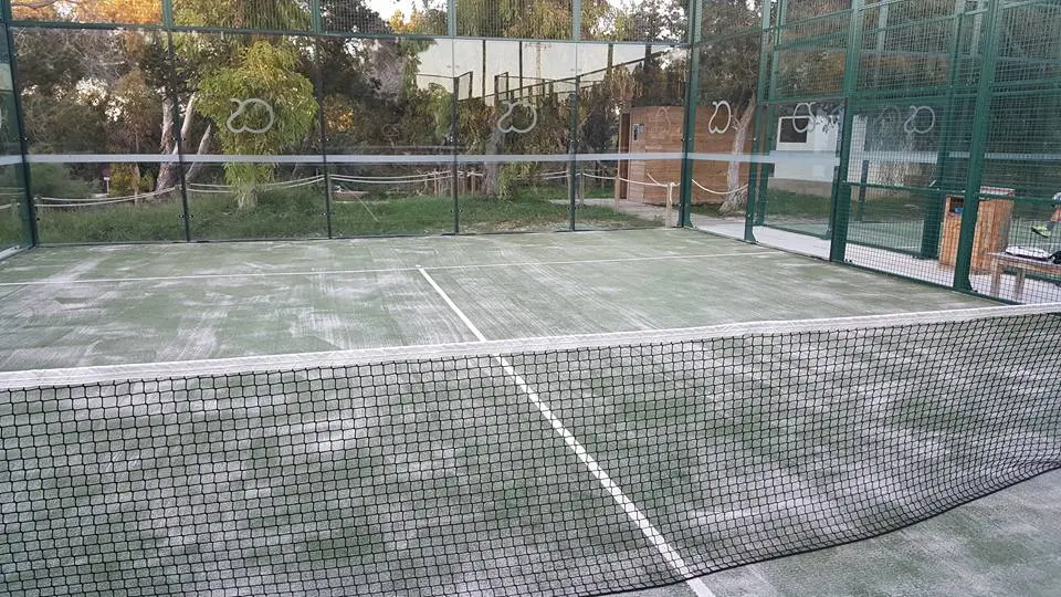 Pistas de Pádel Hotel Cala Saona — instalación deportiva