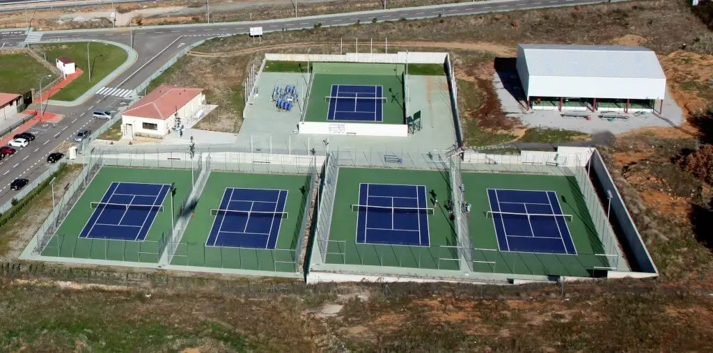 Club de Tenis y Padel Béjar La Cerrallana — instalación deportiva
