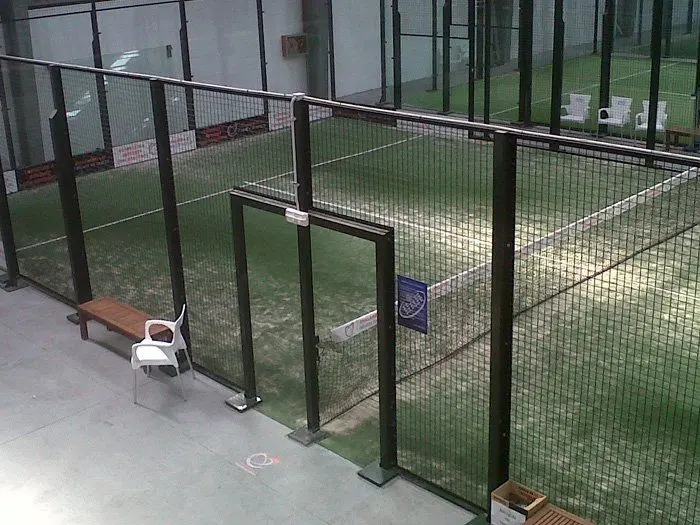 School Padel Center Indoor Ferrol — instalación deportiva