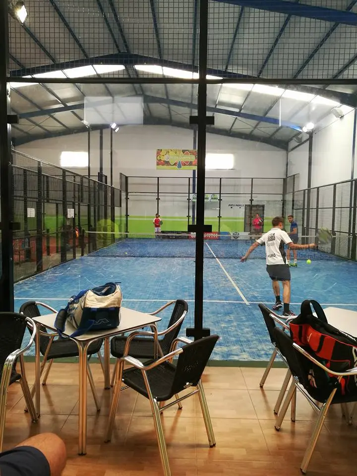 Padel Medina Indoor — instalación deportiva