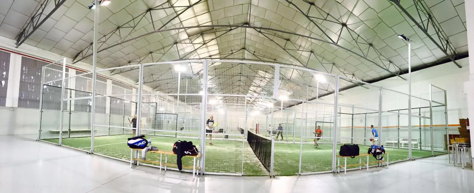 UP Padel Indoor Argentona — instalación deportiva