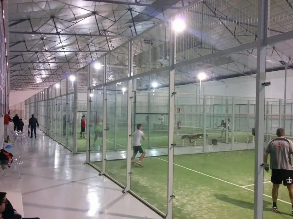 UP Padel Indoor Argentona — instalación deportiva