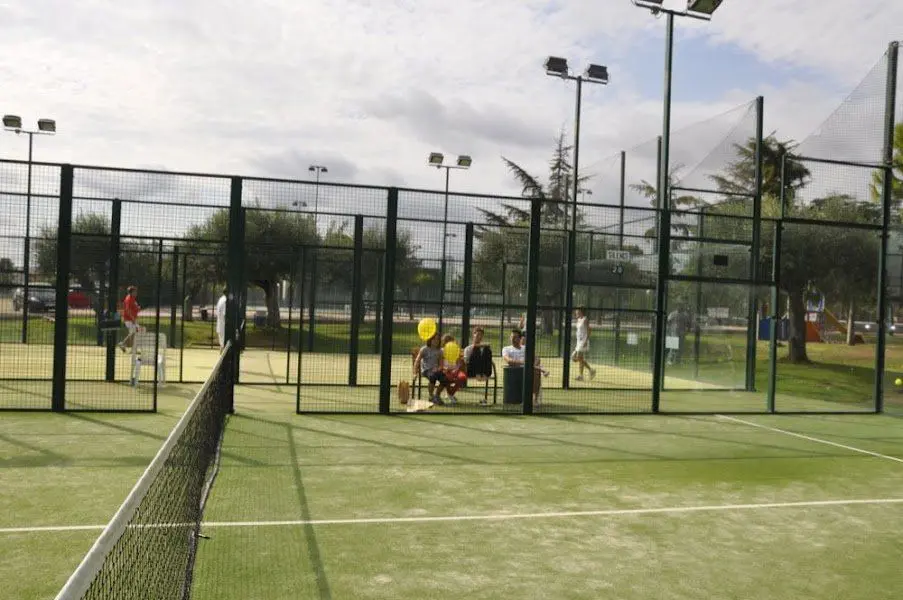Club Tennis Monterols — instalación deportiva