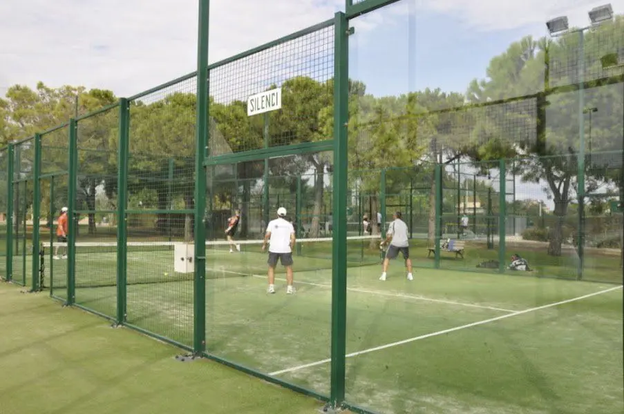 Club Tennis Monterols — instalación deportiva