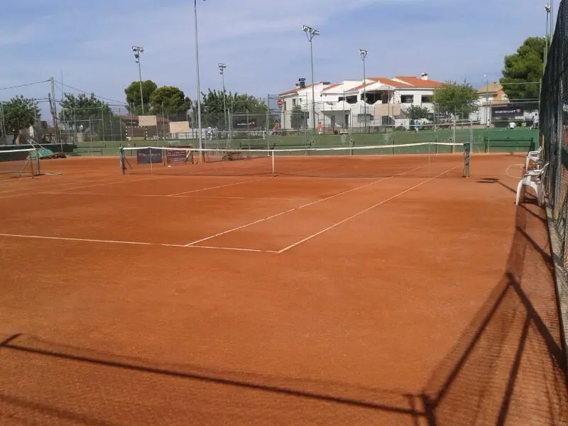 Club de Tenis y Padel Naquera — instalación deportiva