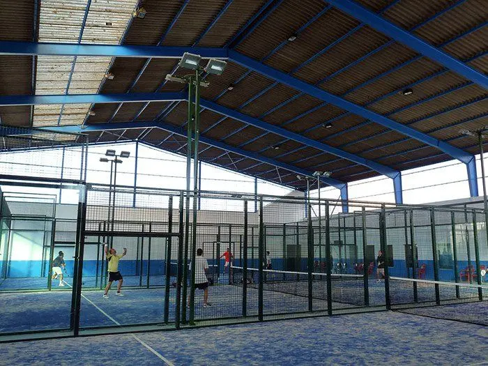 School Padel Center Pontevedra — instalación deportiva
