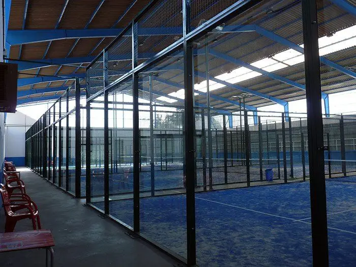 School Padel Center Pontevedra — instalación deportiva