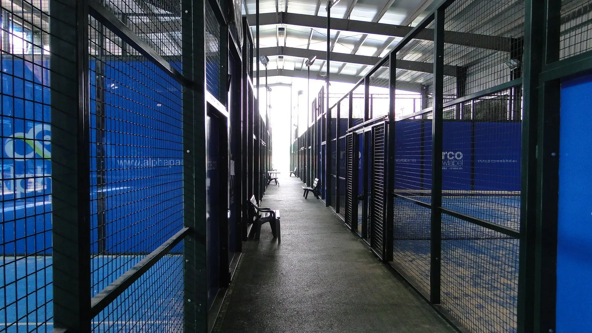 Alpha Padel — instalación deportiva