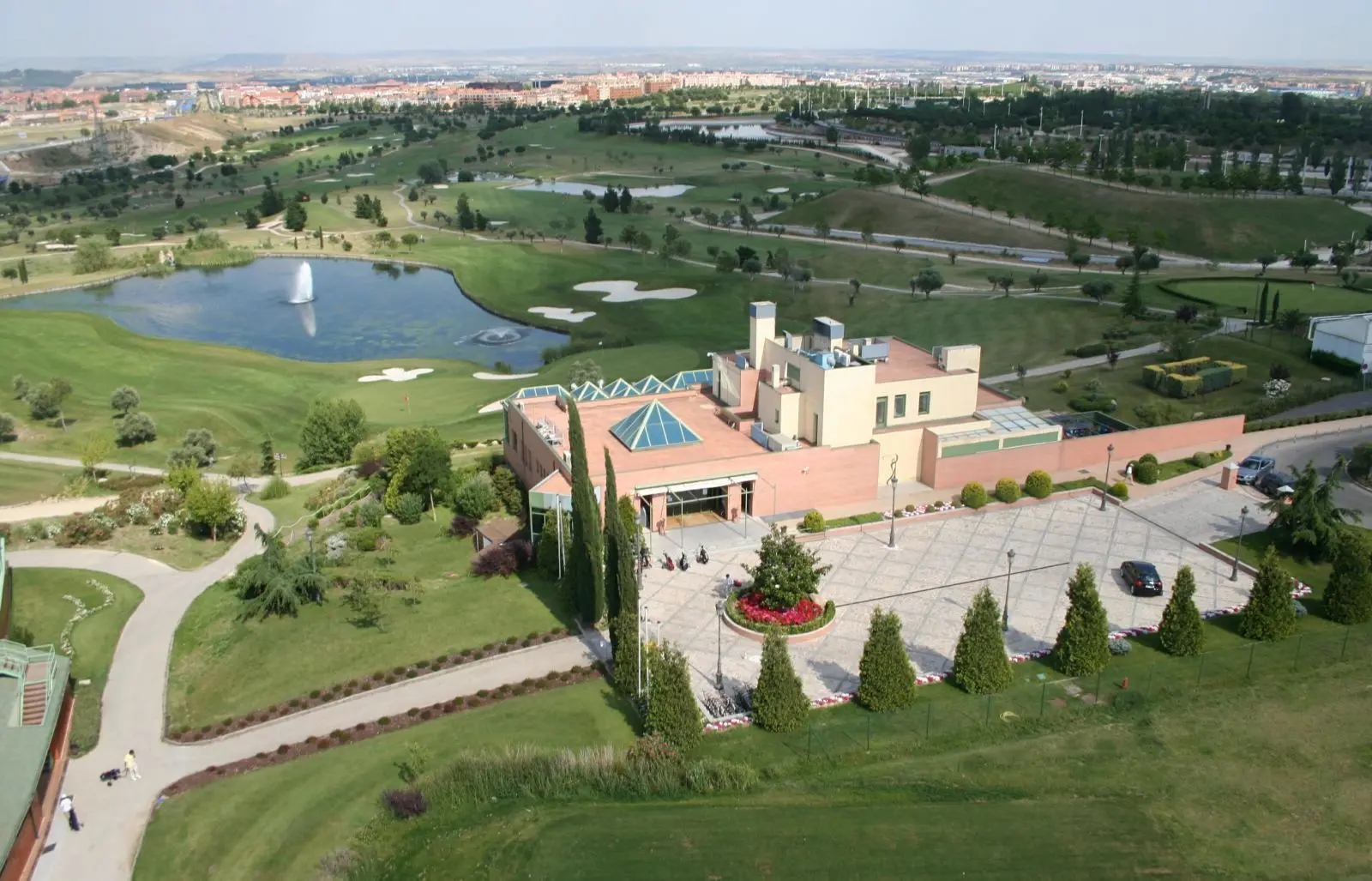 Club de Golf Olivar de la Hinojosa — instalación deportiva