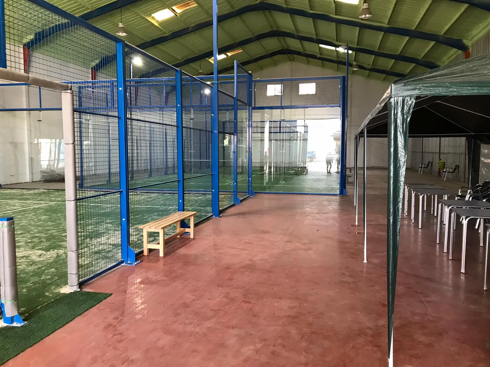 Padel Indoor Casas Ibañez — instalación deportiva