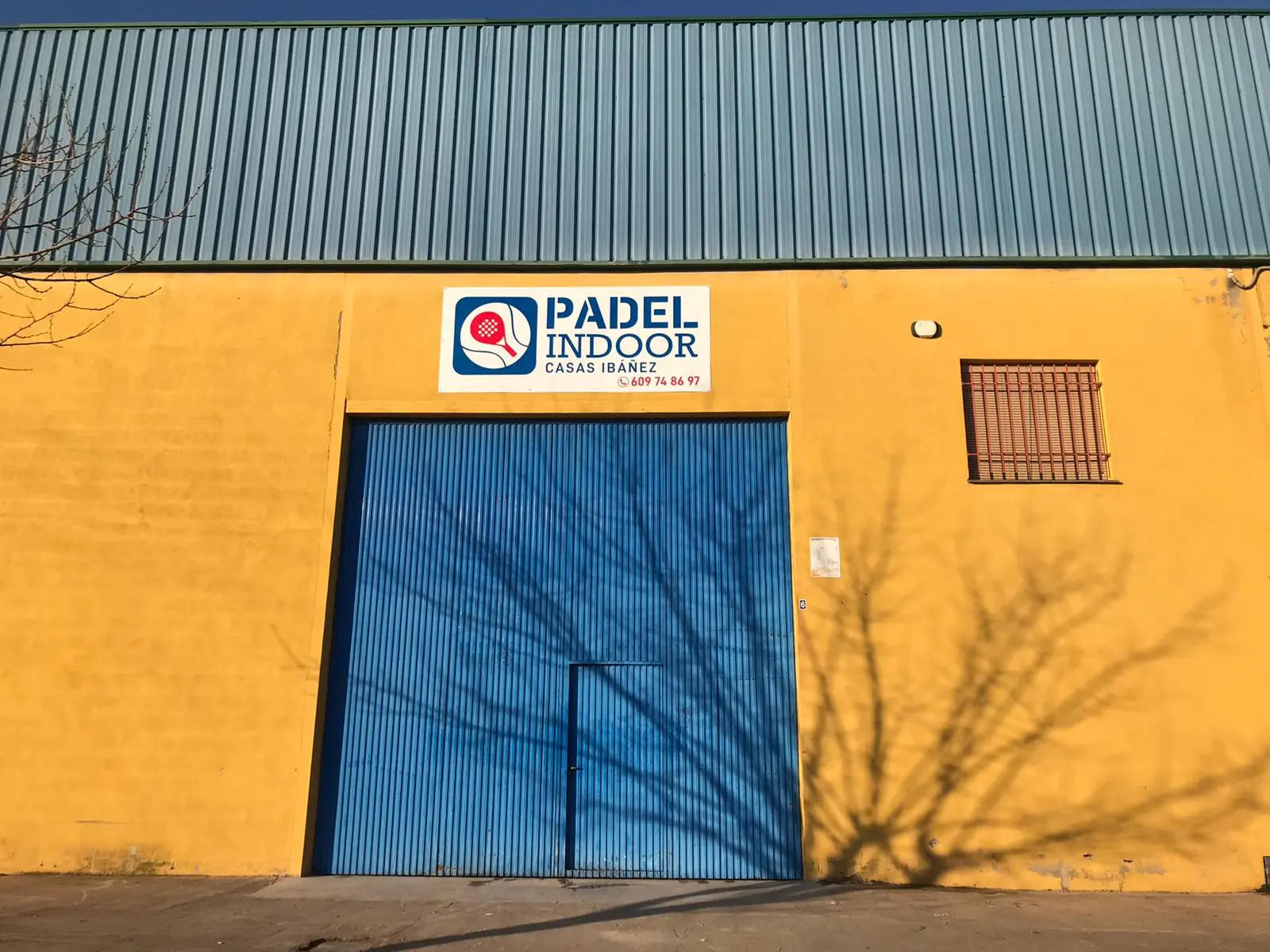 Padel Indoor Casas Ibañez — instalación deportiva