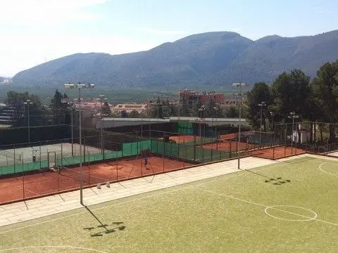 Club de Tenis Valldigna — instalación deportiva
