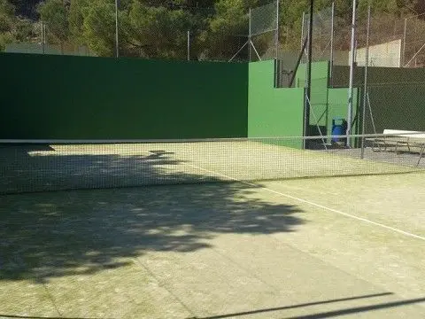 Club de Tenis Valldigna — instalación deportiva