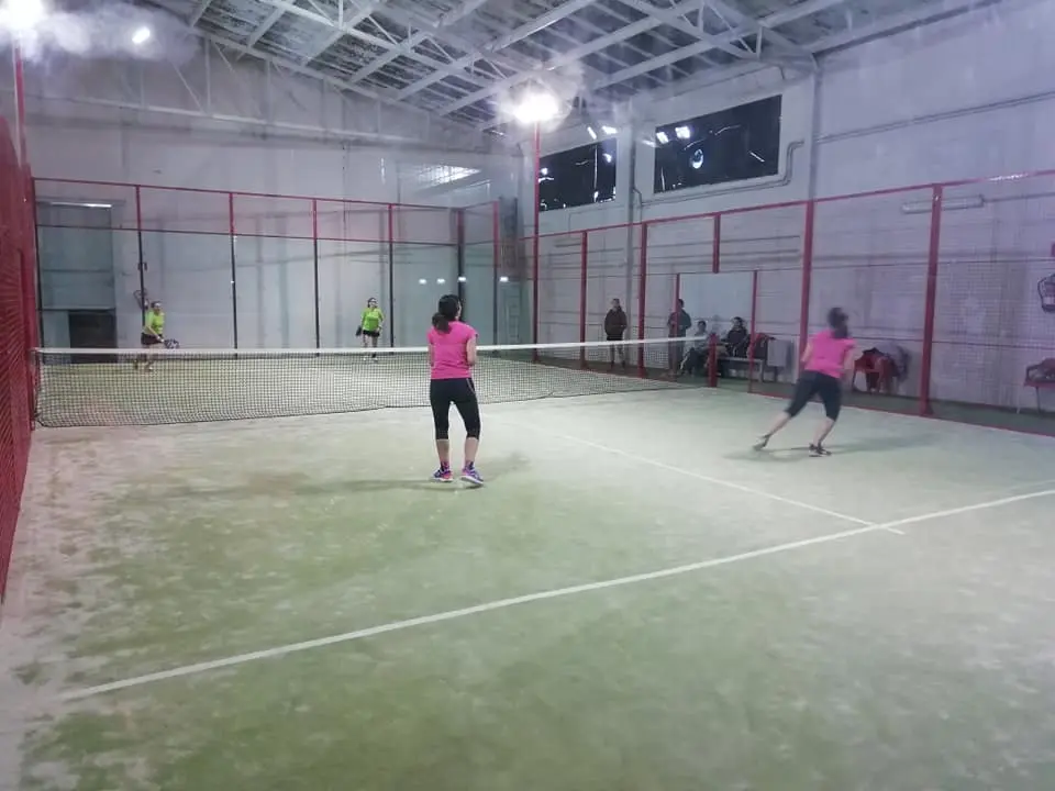 Alonka Pádel Indoor — instalación deportiva