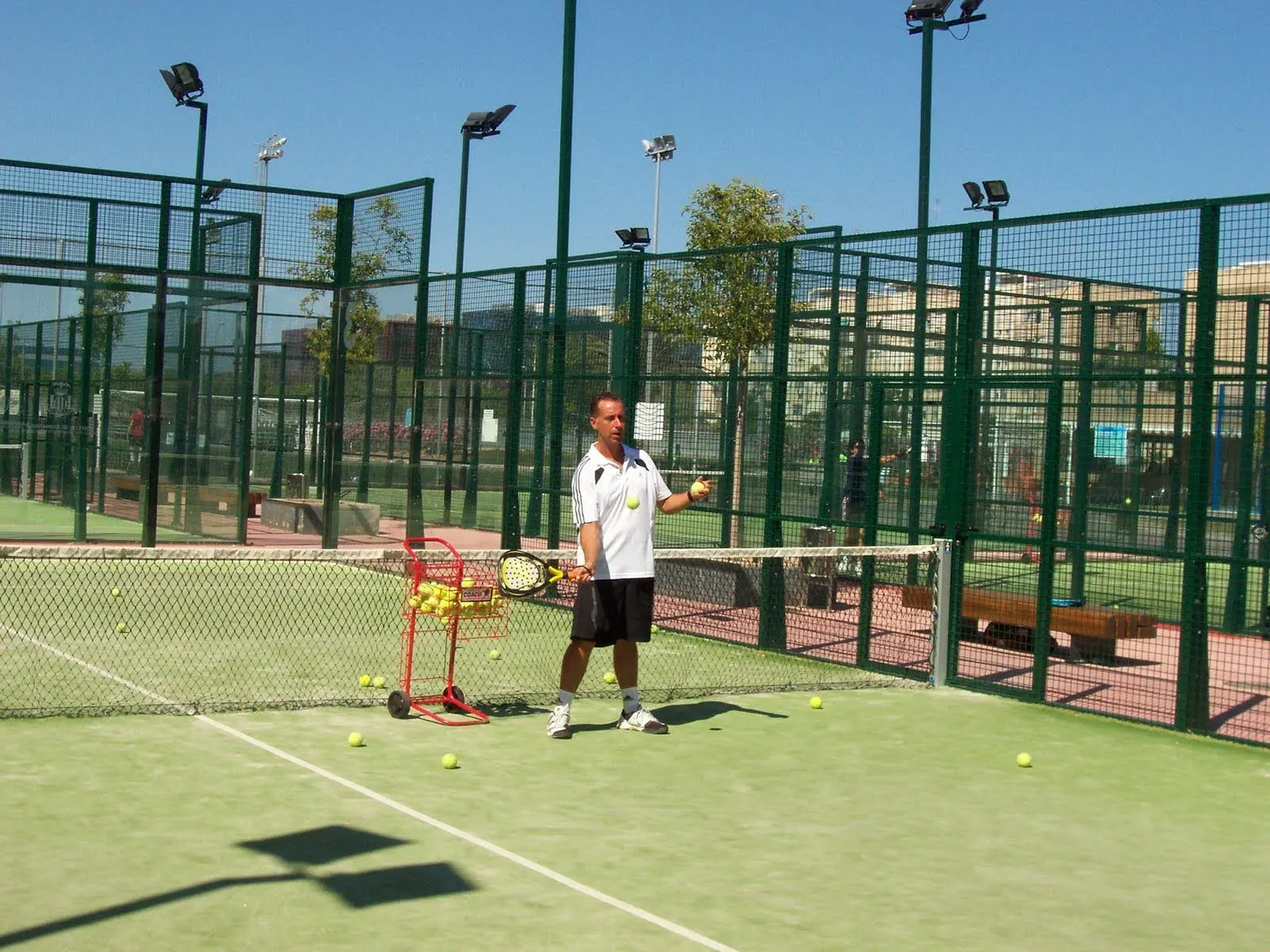 Pádel Sol — instalación deportiva