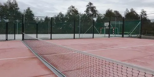 Pista de padel Camping Villaviciosa — instalación deportiva