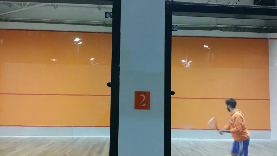 Club Zona Raqueta A Coruña — instalación deportiva