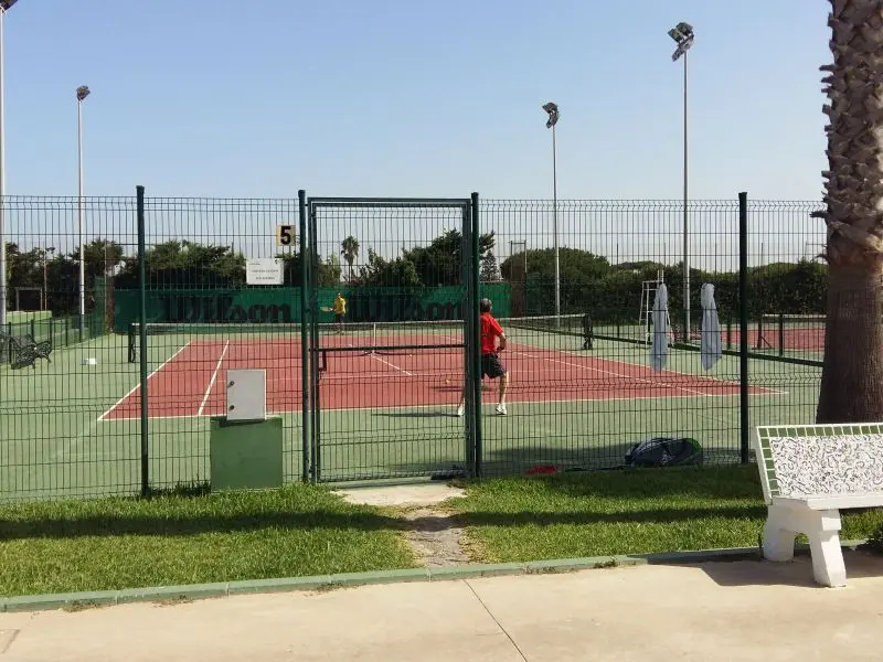 La Barrosa Club Tenis & Padel — instalación deportiva