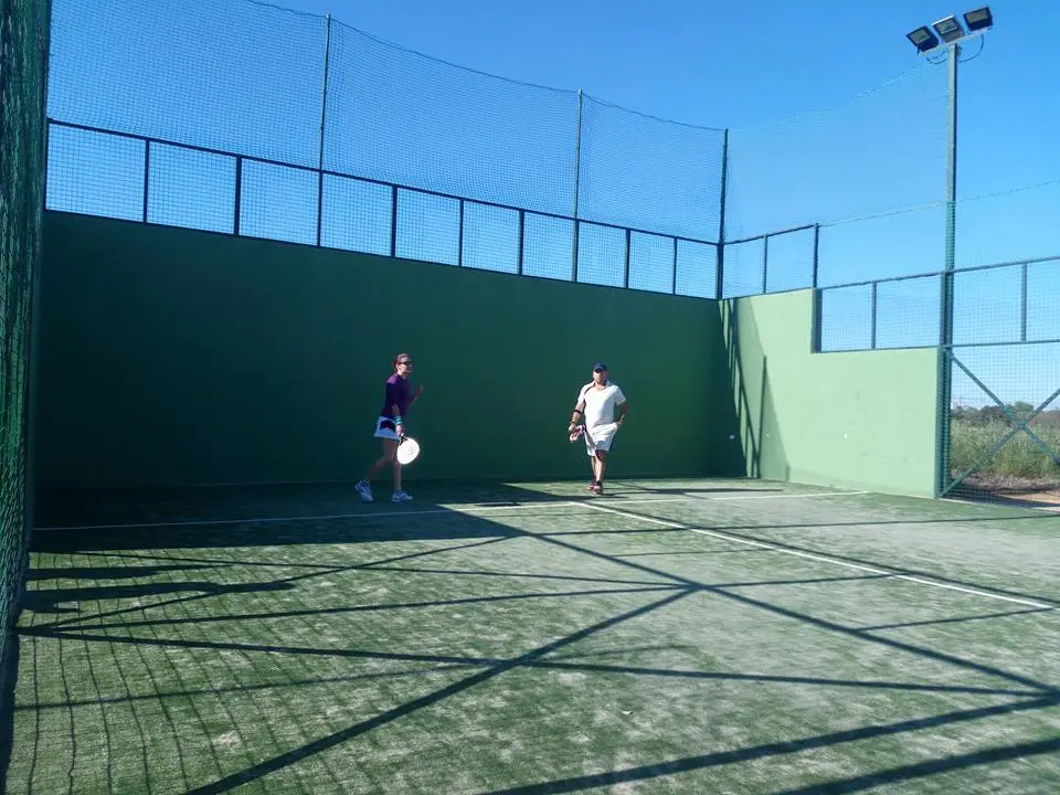 Padel y Tenis La Dehesilla — instalación deportiva